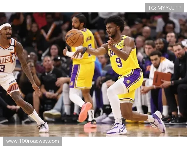 湖人鏖战黄蜂全场激烈对攻拉满上演惊险逆转与绝杀戏剧性大战夜